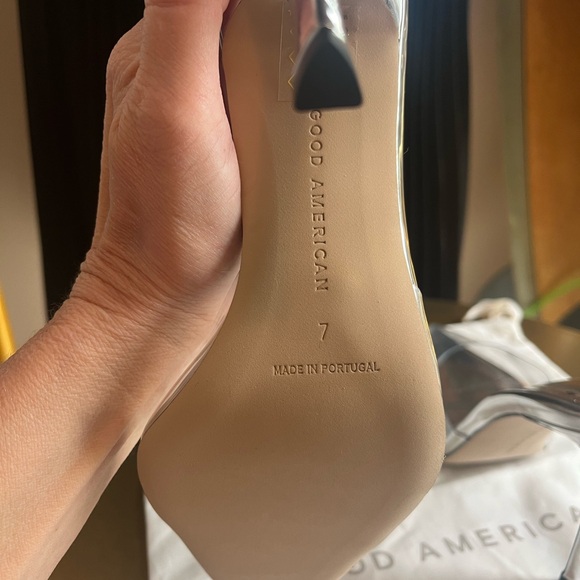 Good American Heels*Size 7* Clear with silver*Comes With Dust Bag* - Picture 7 of 9